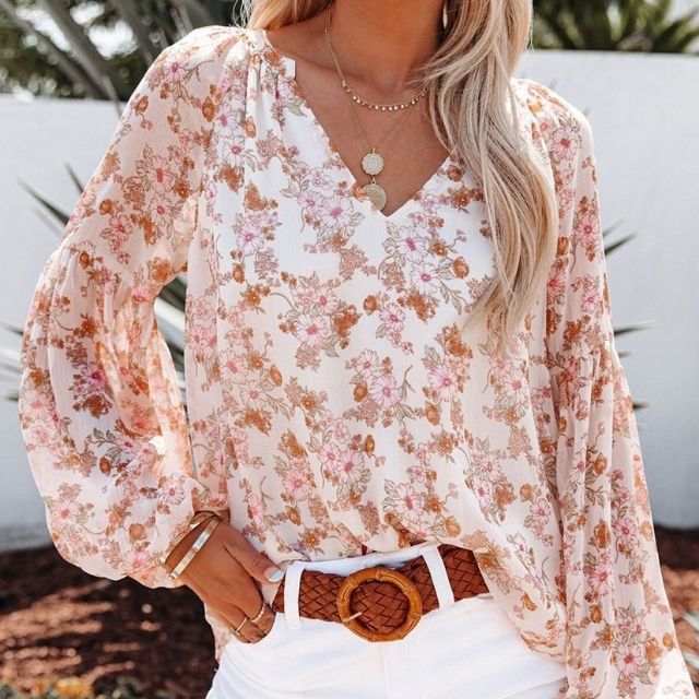 Leichte Bluse mit Blumenmuster und Trompetenärmeln - Arabella