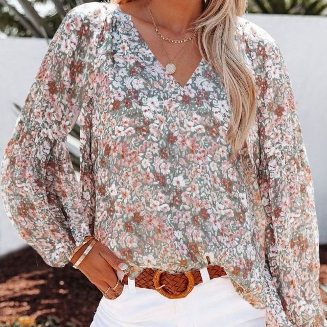 Leichte Bluse mit Blumenmuster und Trompetenärmeln - Arabella