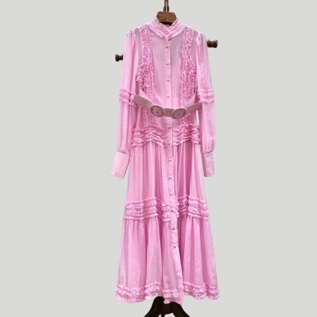 Ivara - Gerafftes Kleid mit hohem Kragen