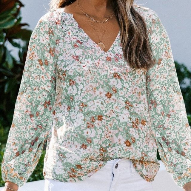 Leichte Bluse mit Blumenmuster und Trompetenärmeln - Arabella